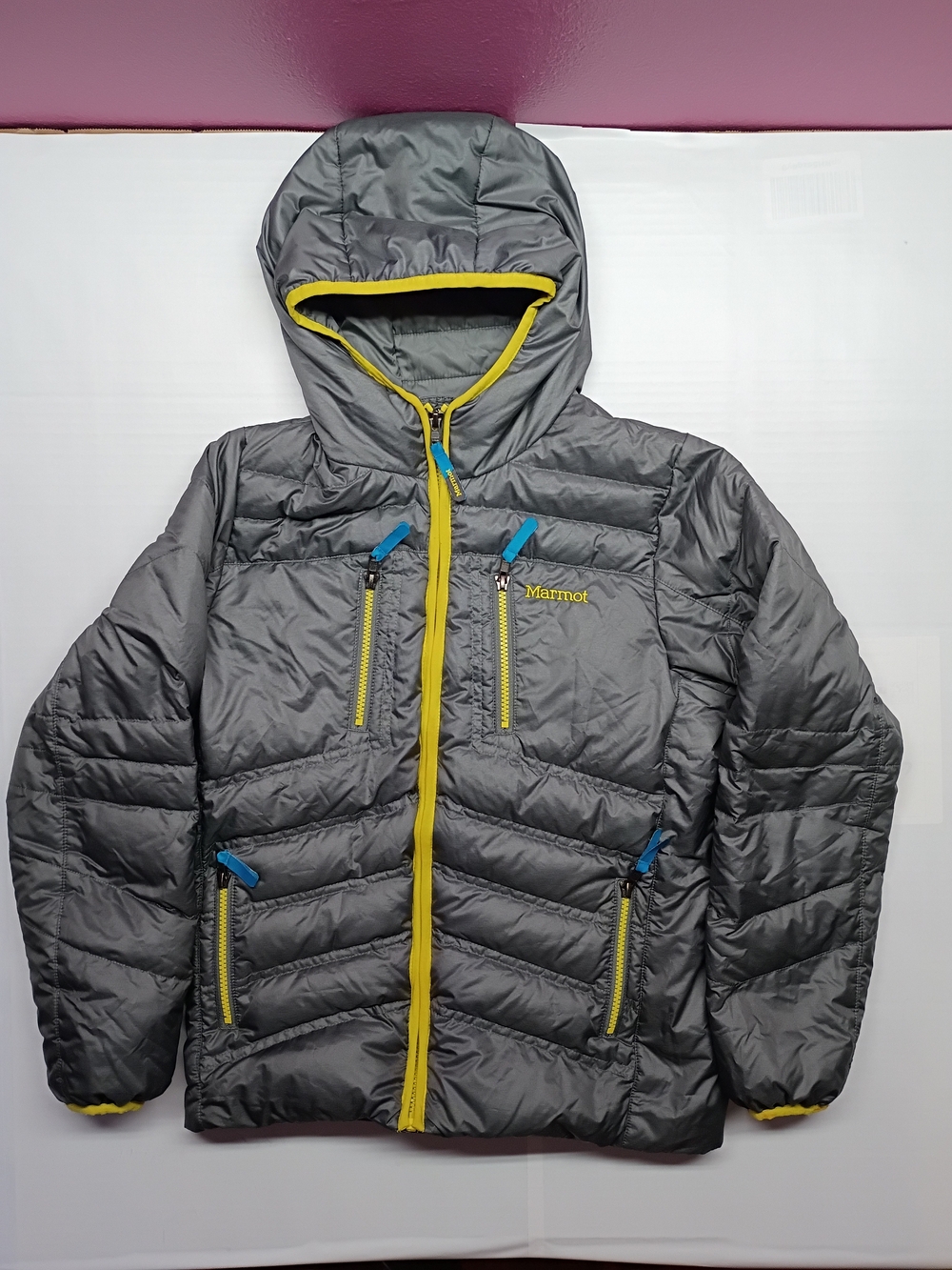 Marmot Gray Puffer Jacket with Yellow Trim 700 Down Fill - Picture 10 of 11